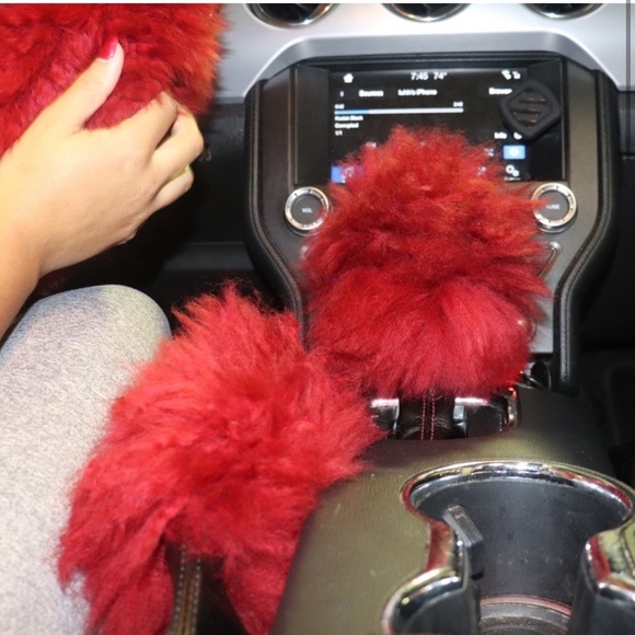 𝐹𝒶𝓊𝓍 𝐹𝓊𝓇 𝒮𝓉𝒾𝓇𝓇𝒾𝓃𝑔 𝒲𝒽𝑒𝑒𝓁 𝒞𝑜𝓋𝑒𝓇 - Picture 4 of 7